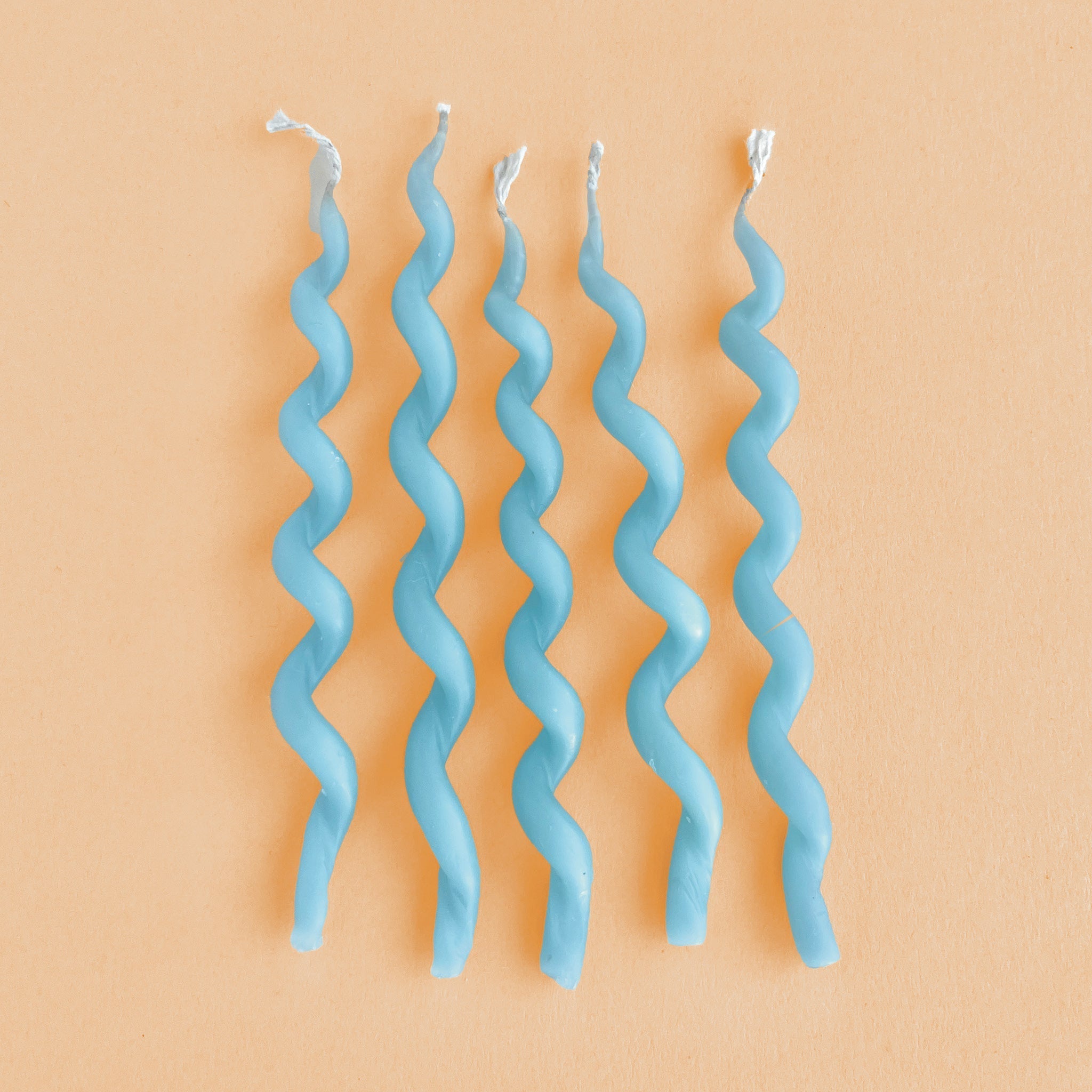 Blue Curly Cue Birthday Candles (x5) |⛺️ Camp Hollow